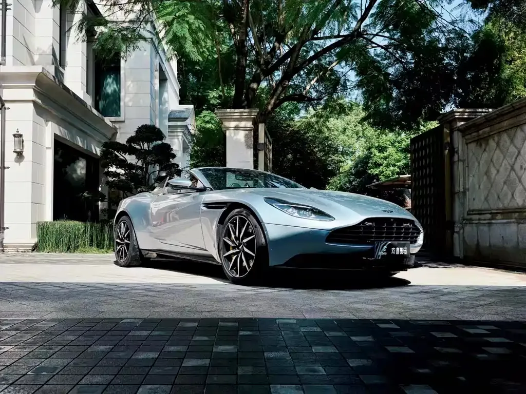 Aston Martin DB11 2021 из CN, фото 1