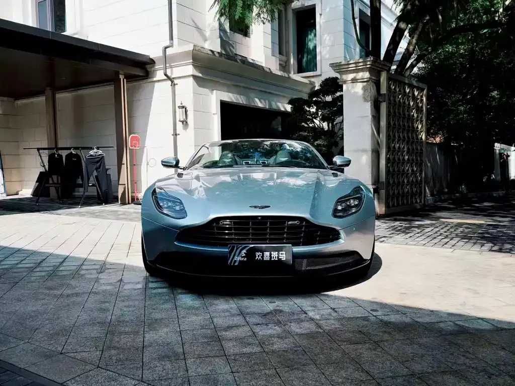 Aston Martin DB11 2021 из CN, фото 2