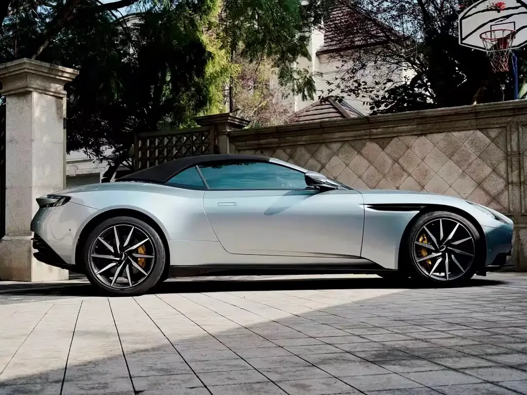 Aston Martin DB11 2021 из CN, фото 4