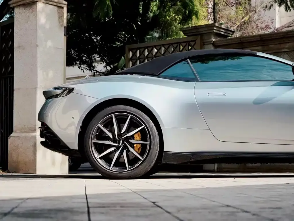 Aston Martin DB11 2021 из CN, фото 5