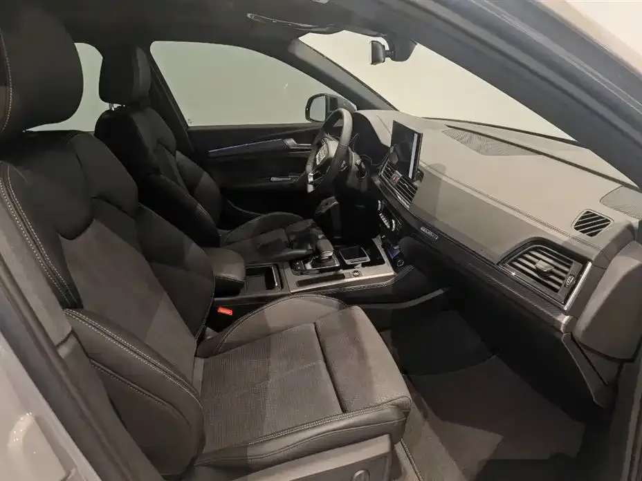 Audi Q5L Sportback — фото 7