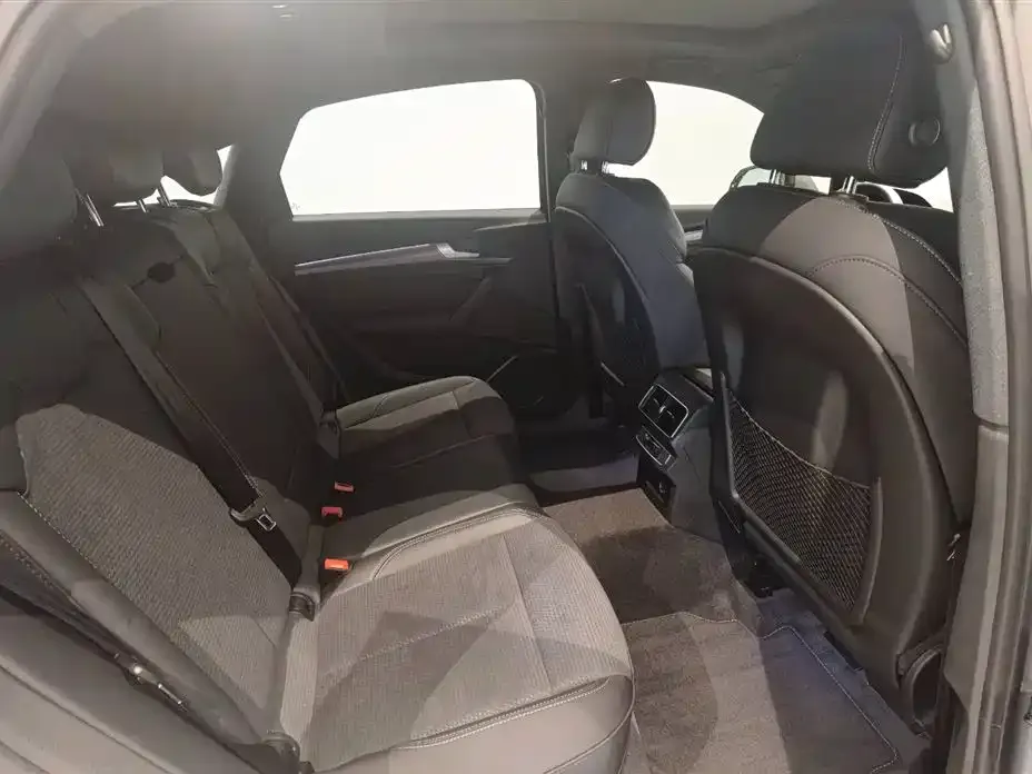 Audi Q5L Sportback — фото 8