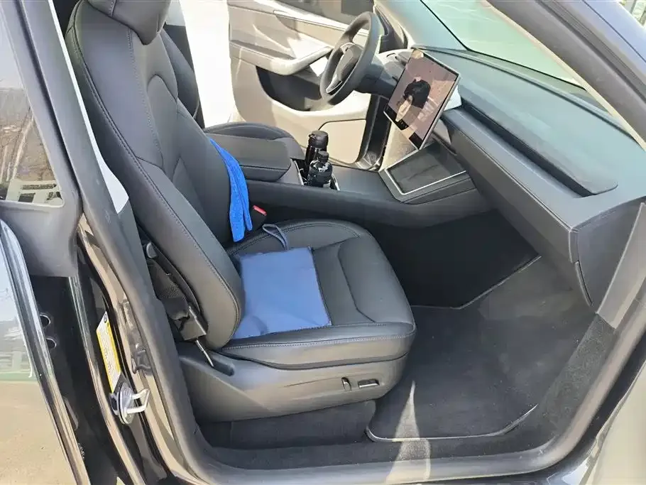Tesla Model Y 2025 из CN, фото 8