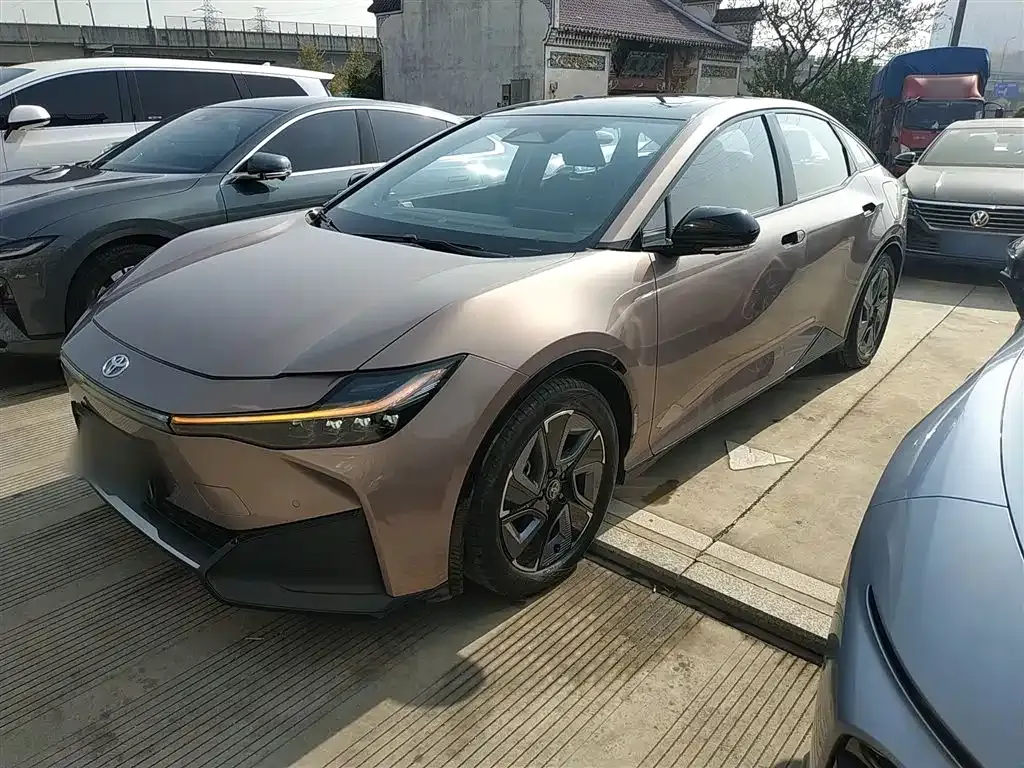 Toyota bZ3 2023 из CN, фото 5