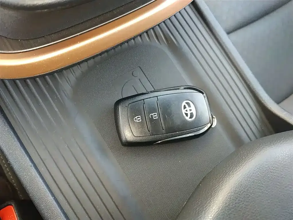 Toyota bZ3 2023 из CN, фото 9