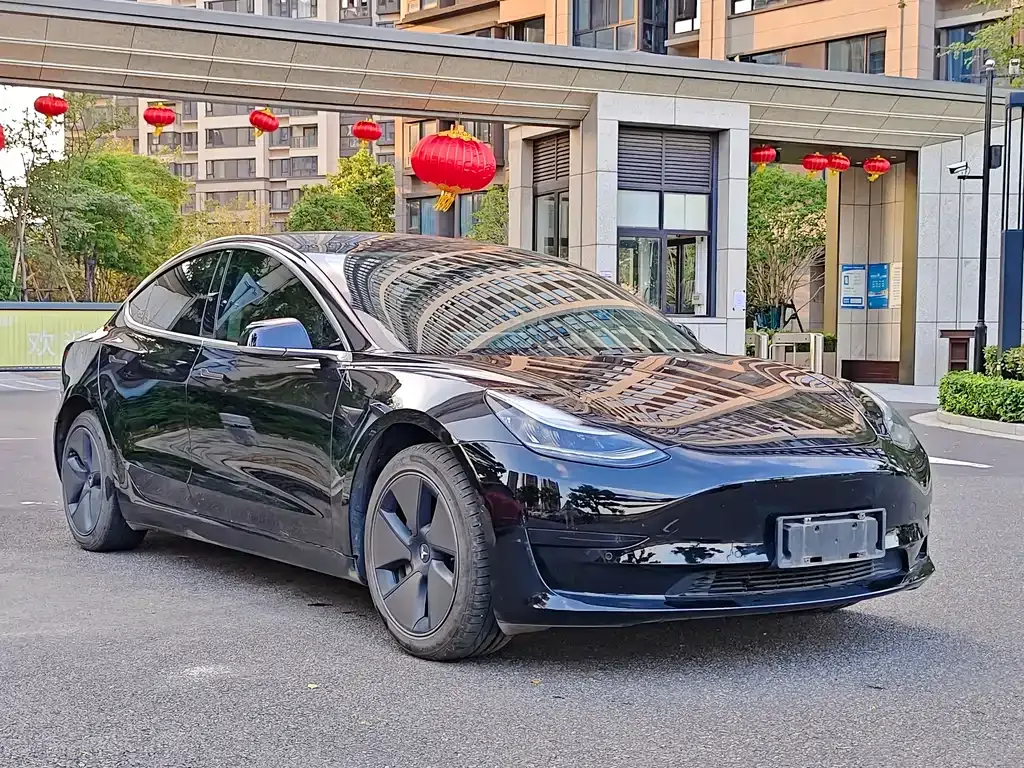 Tesla Model 3 — фото 3