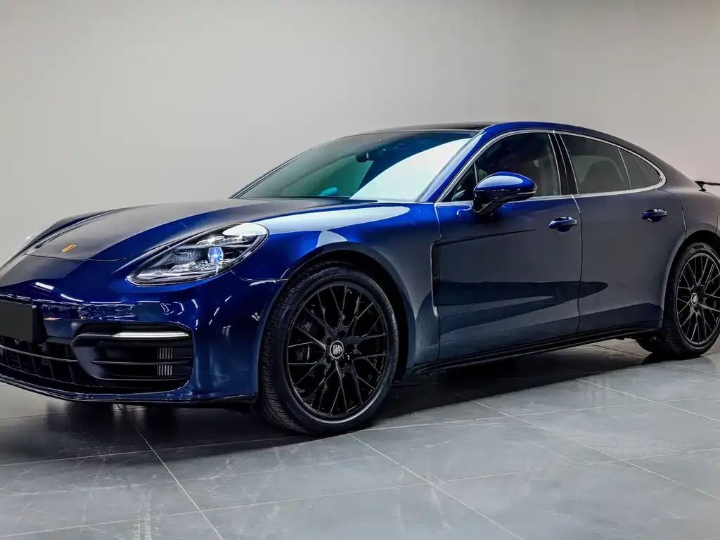 Porsche Panamera — фото 1