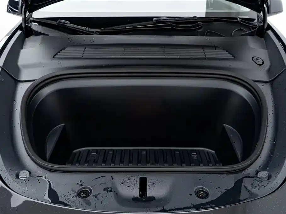 Tesla Model Y 2023 из CN, фото 9