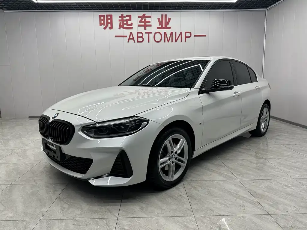 BMW 1 Series 2022 из CN, фото 1