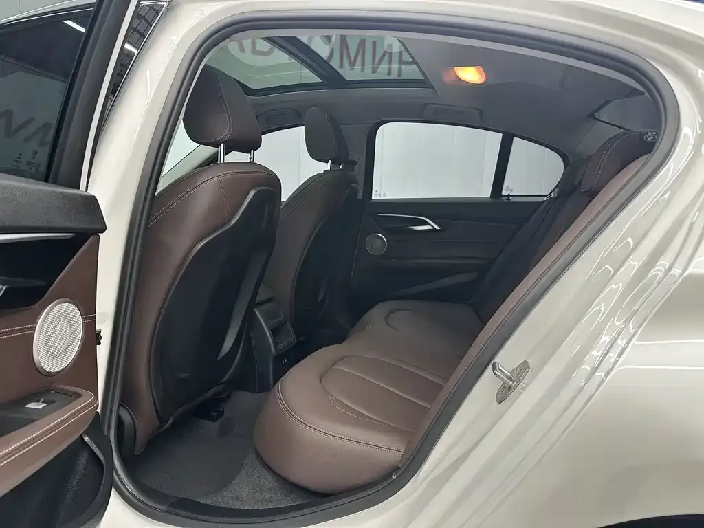 BMW 1 Series 2022 из CN, фото 5