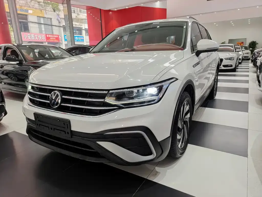 Volkswagen Tiguan L 2022 из CN, фото 1