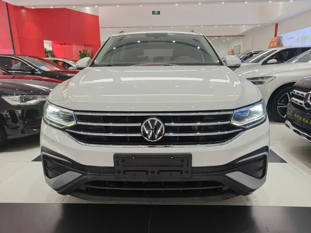 Volkswagen Tiguan L 2022 из CN, фото 2