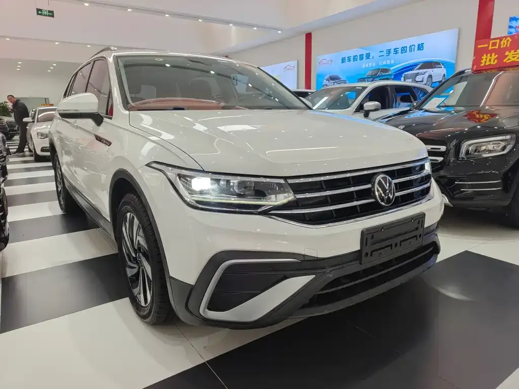 Volkswagen Tiguan L 2022 из CN, фото 3