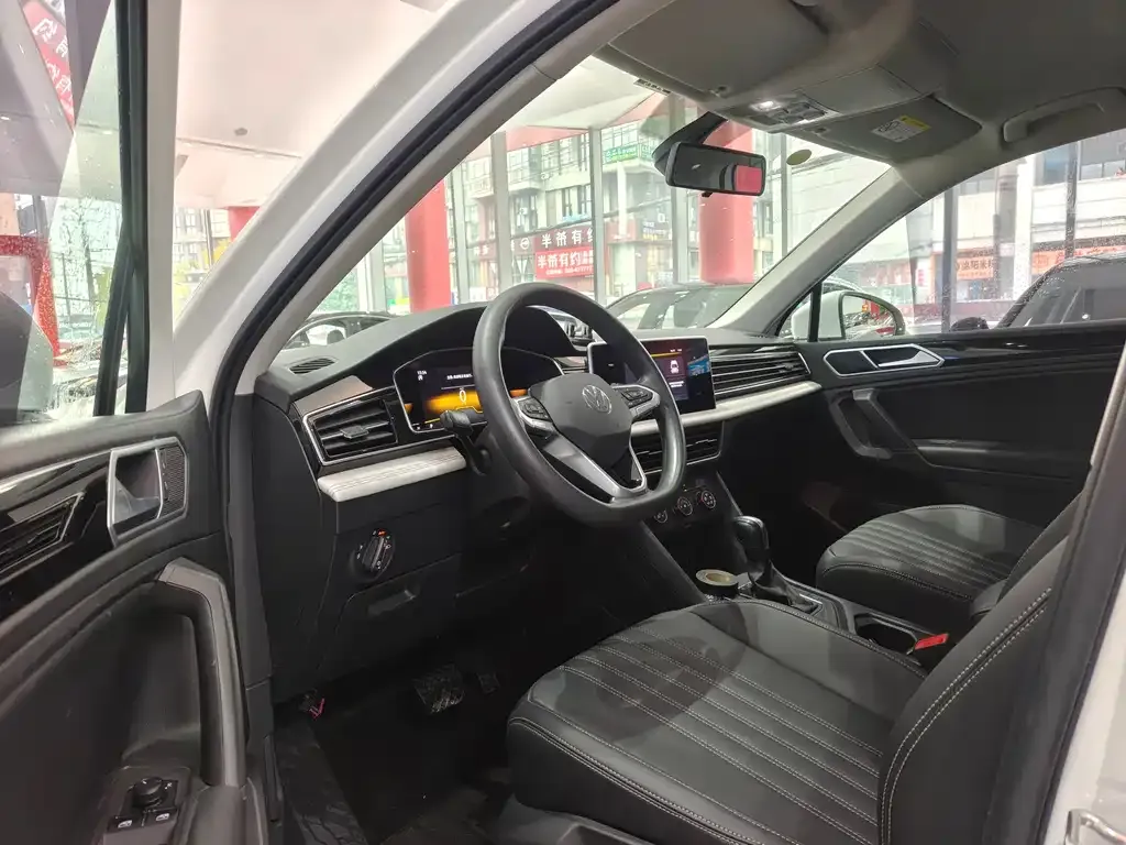 Volkswagen Tiguan L 2022 из CN, фото 4