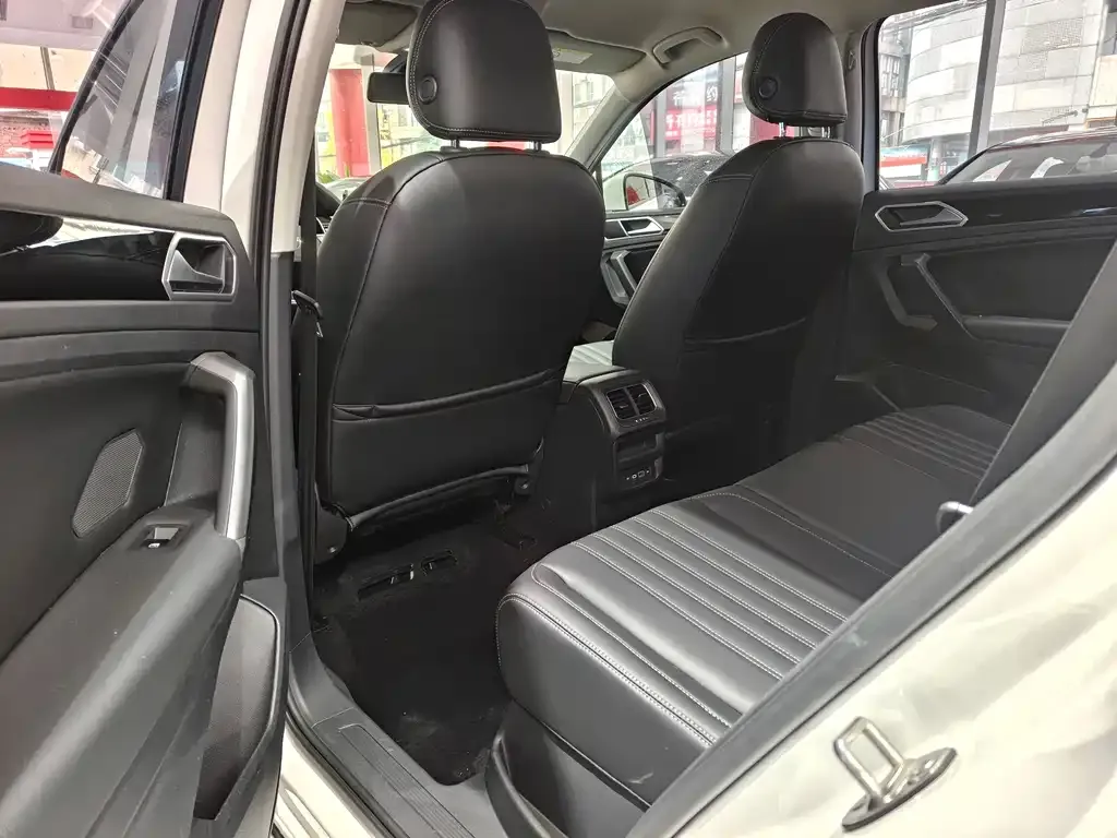 Volkswagen Tiguan L 2022 из CN, фото 8
