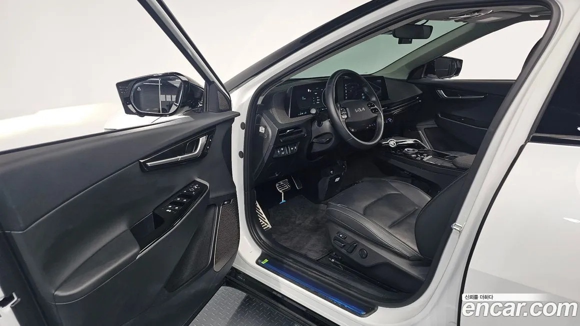 Kia EV6 2023 из KR, фото 10