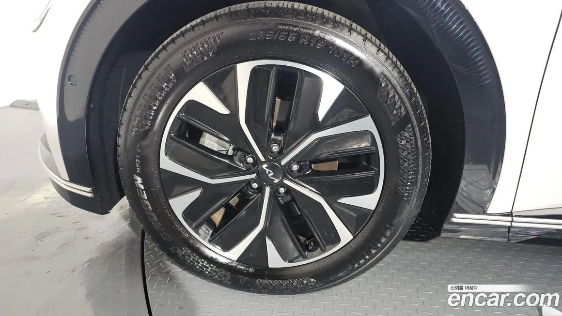 Kia EV6 2023 из KR, фото 5