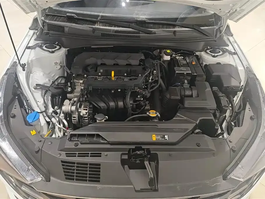 Hyundai Elantra 2023 из CN, фото 10