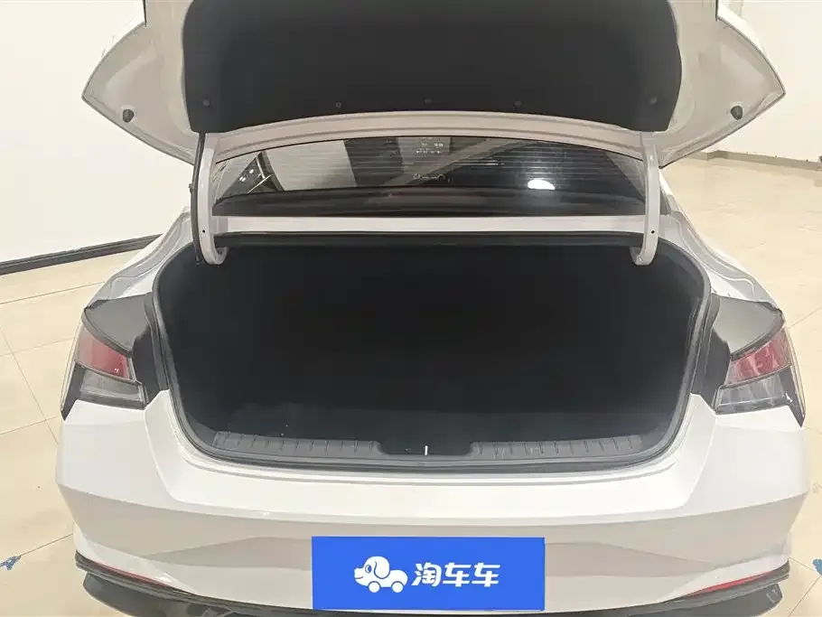Hyundai Elantra 2023 из CN, фото 4