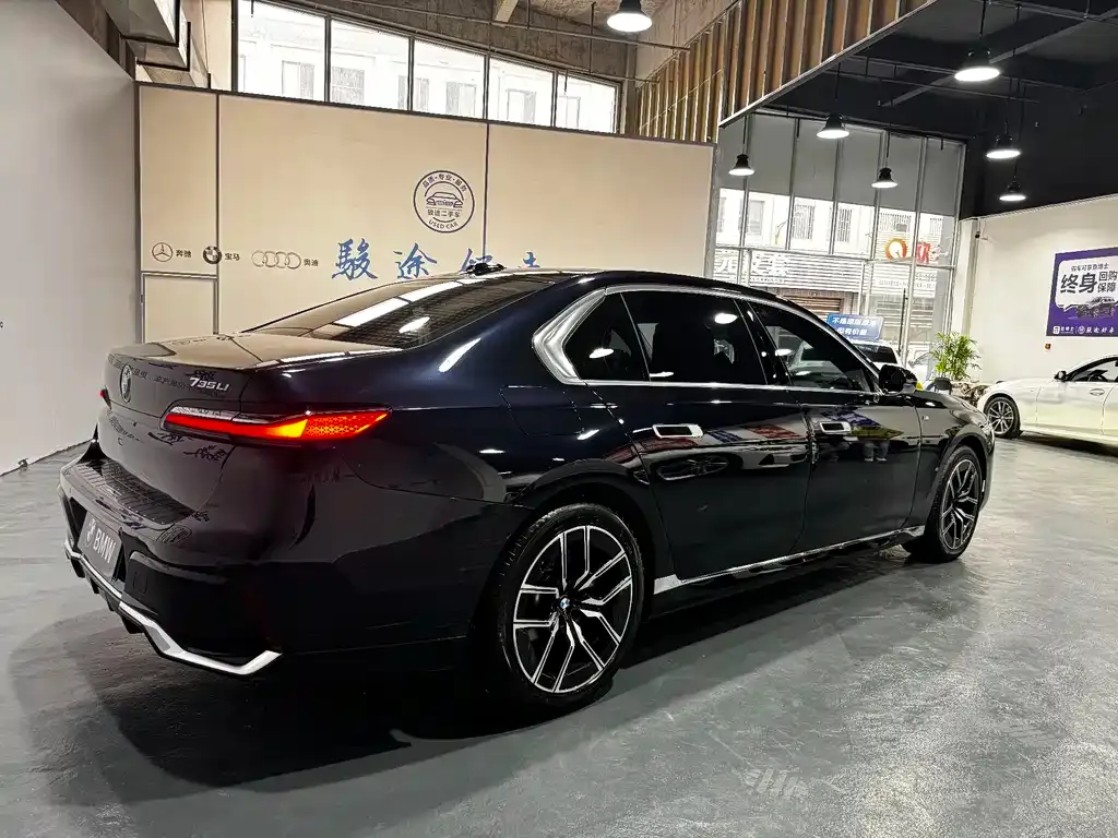BMW 7 Series 2024 из CN, фото 5