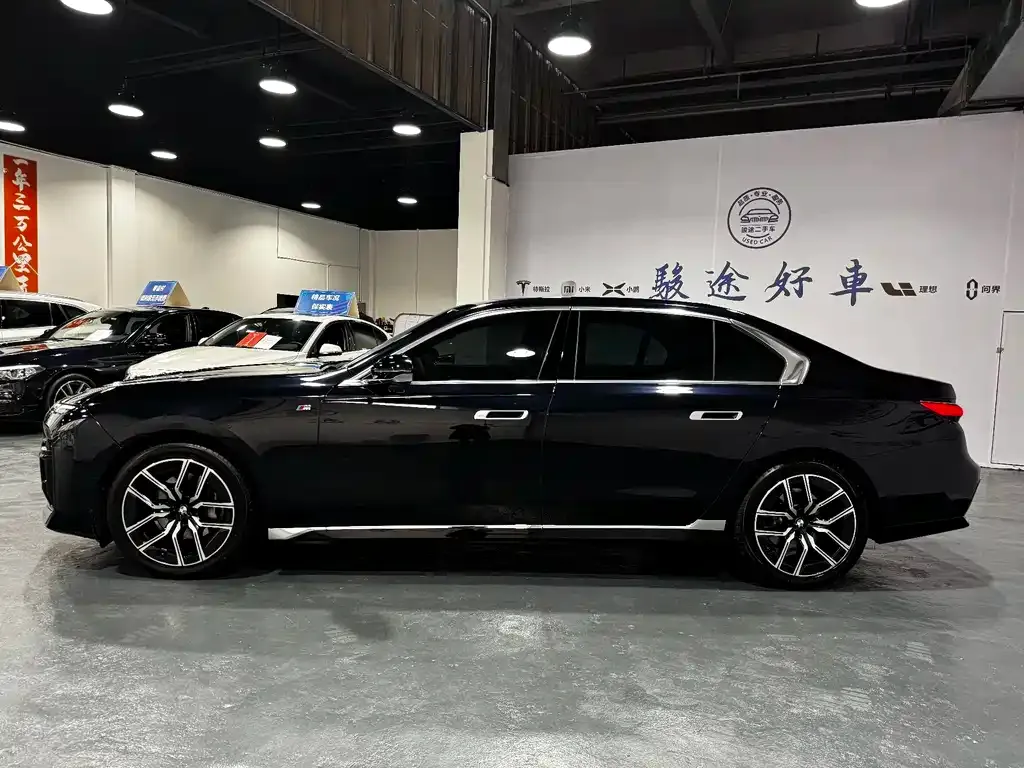 BMW 7 Series 2024 из CN, фото 7
