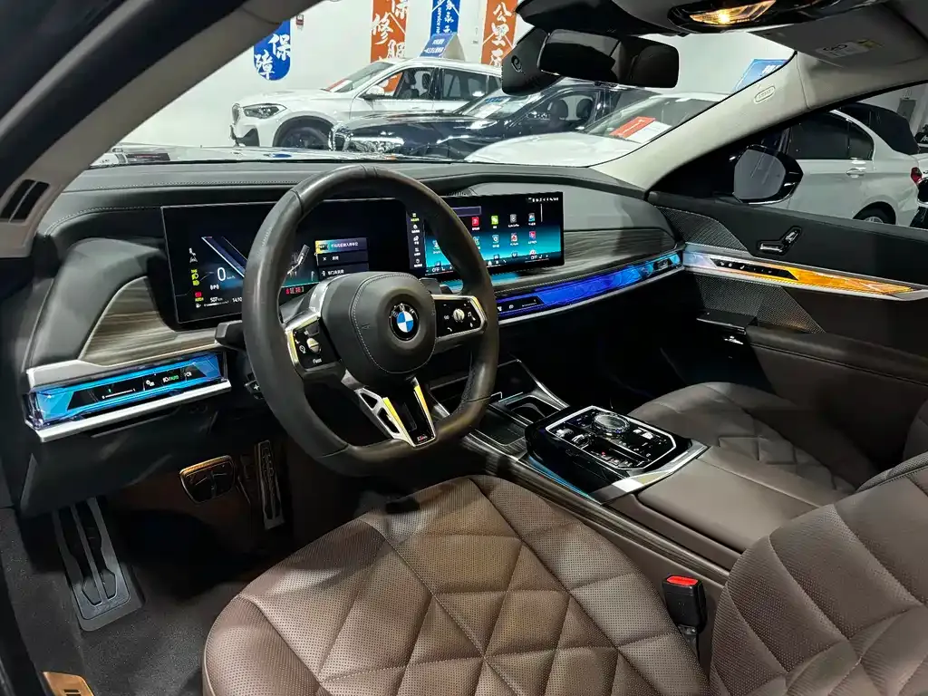 BMW 7 Series 2024 из CN, фото 9