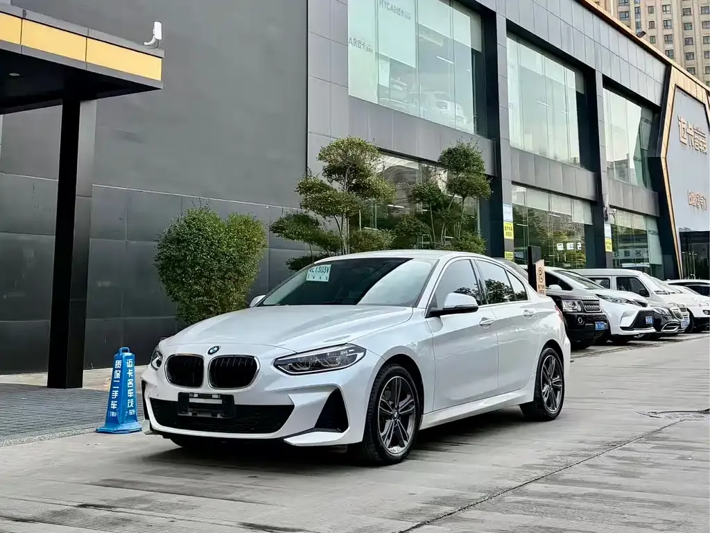 BMW 1 Series 2021 из CN, фото 1