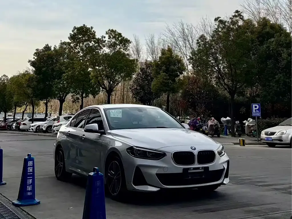 BMW 1 Series 2021 из CN, фото 3