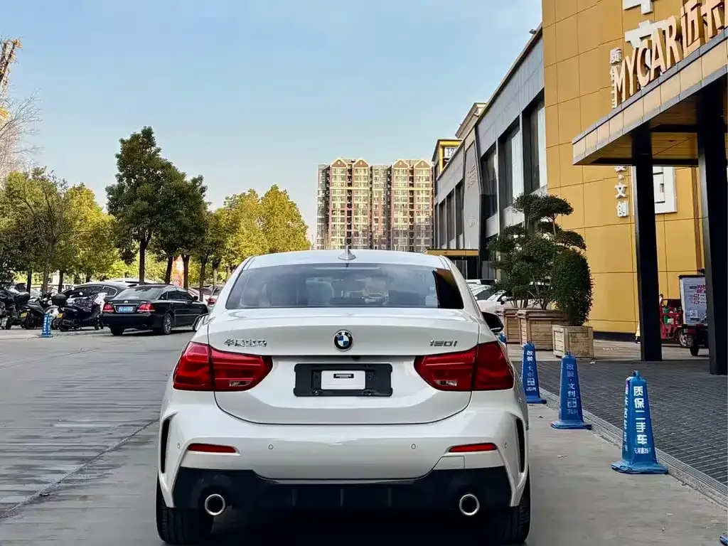 BMW 1 Series 2021 из CN, фото 7