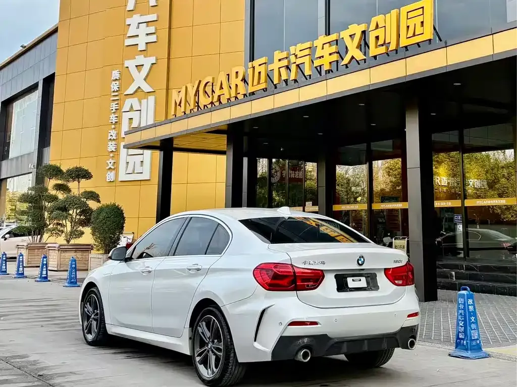 BMW 1 Series 2021 из CN, фото 8