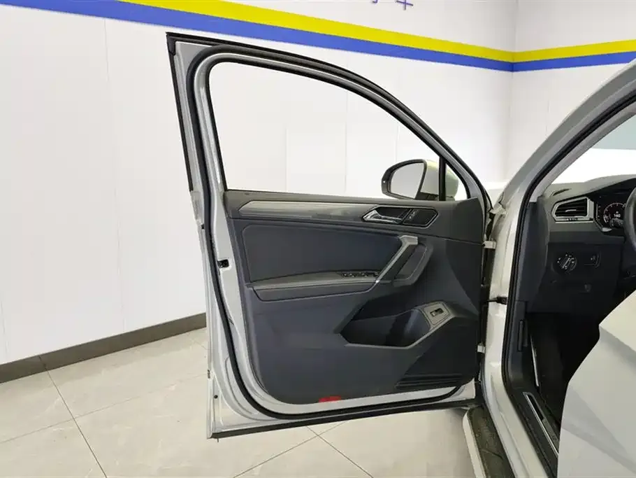 Volkswagen Tiguan L 2021 из CN, фото 7