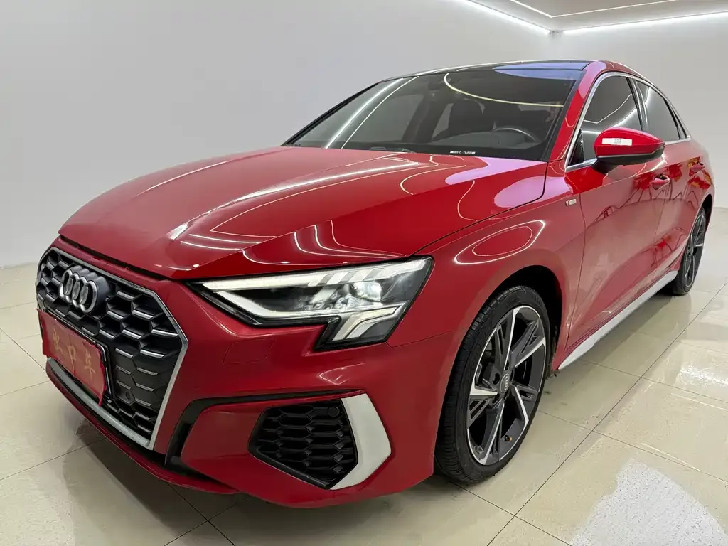 Audi A3 — фото 1