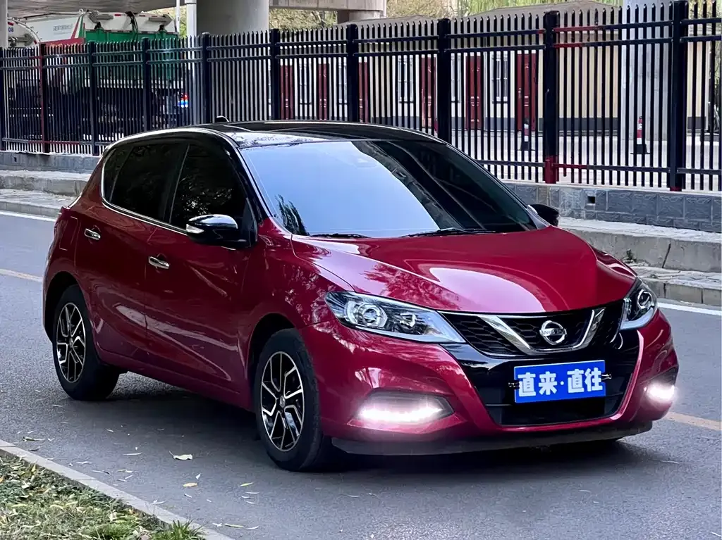 Nissan Tiida 2023 из CN, фото 3