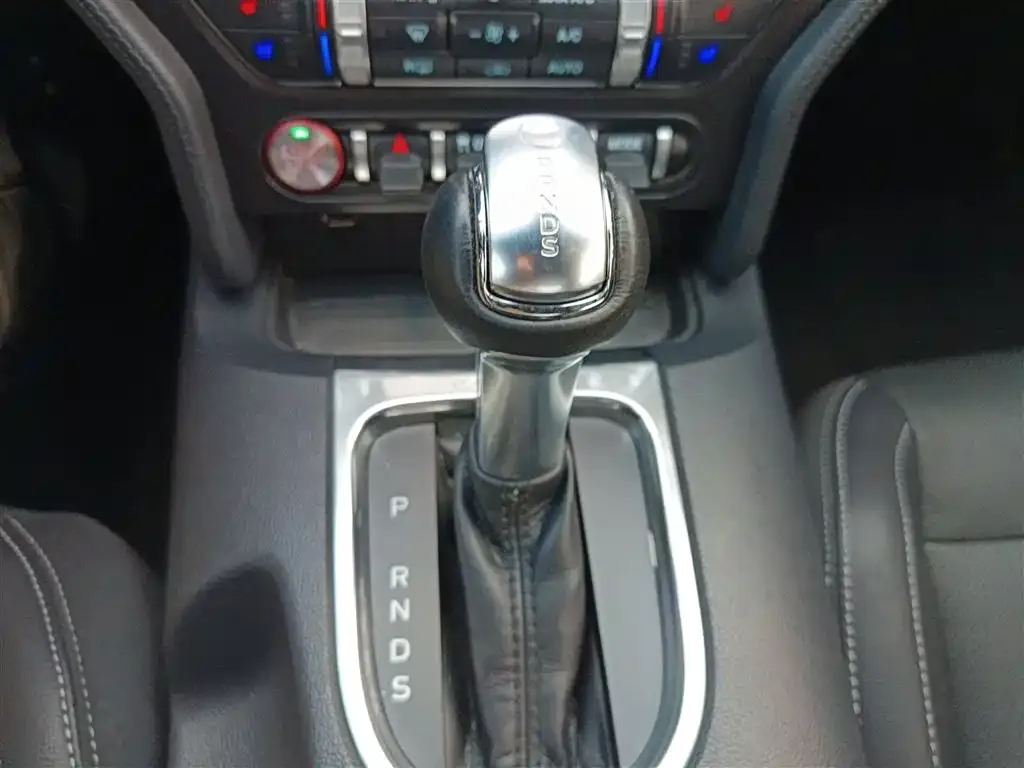Ford Mustang 2023 из CN, фото 6