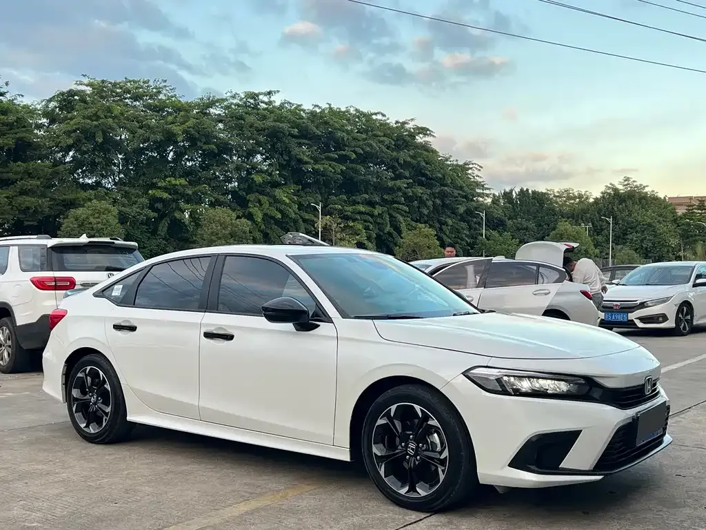 Honda Civic 2024 из CN, фото 3