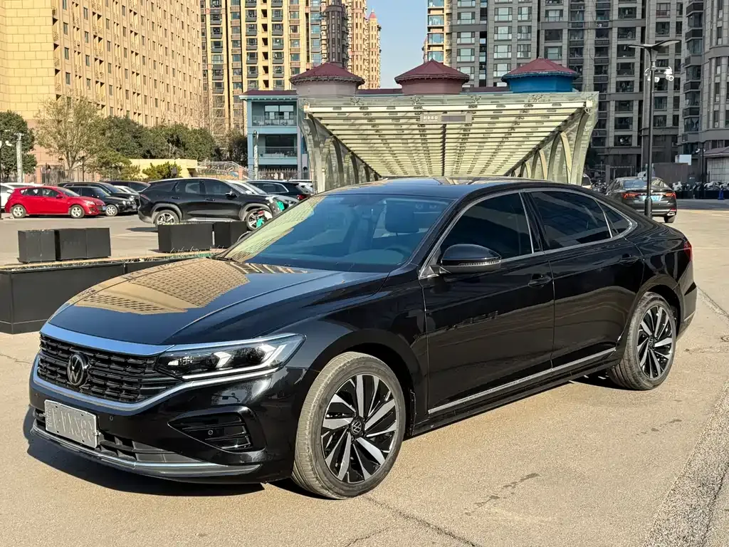Volkswagen Passat — фото 1