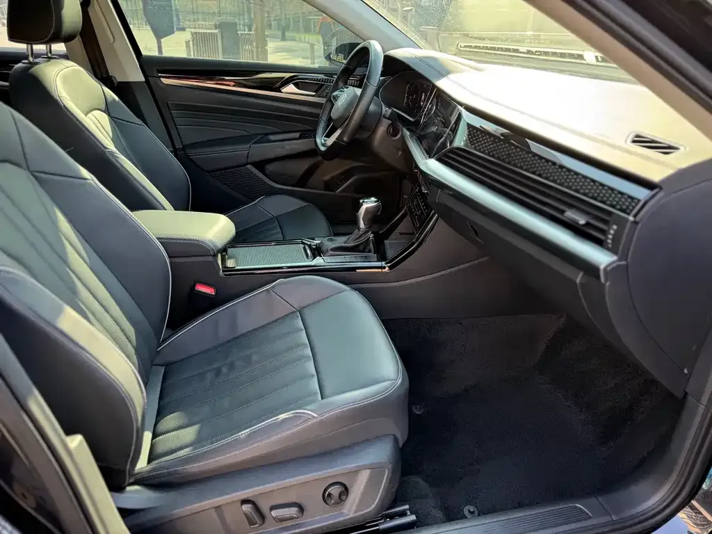 Volkswagen Passat — фото 10
