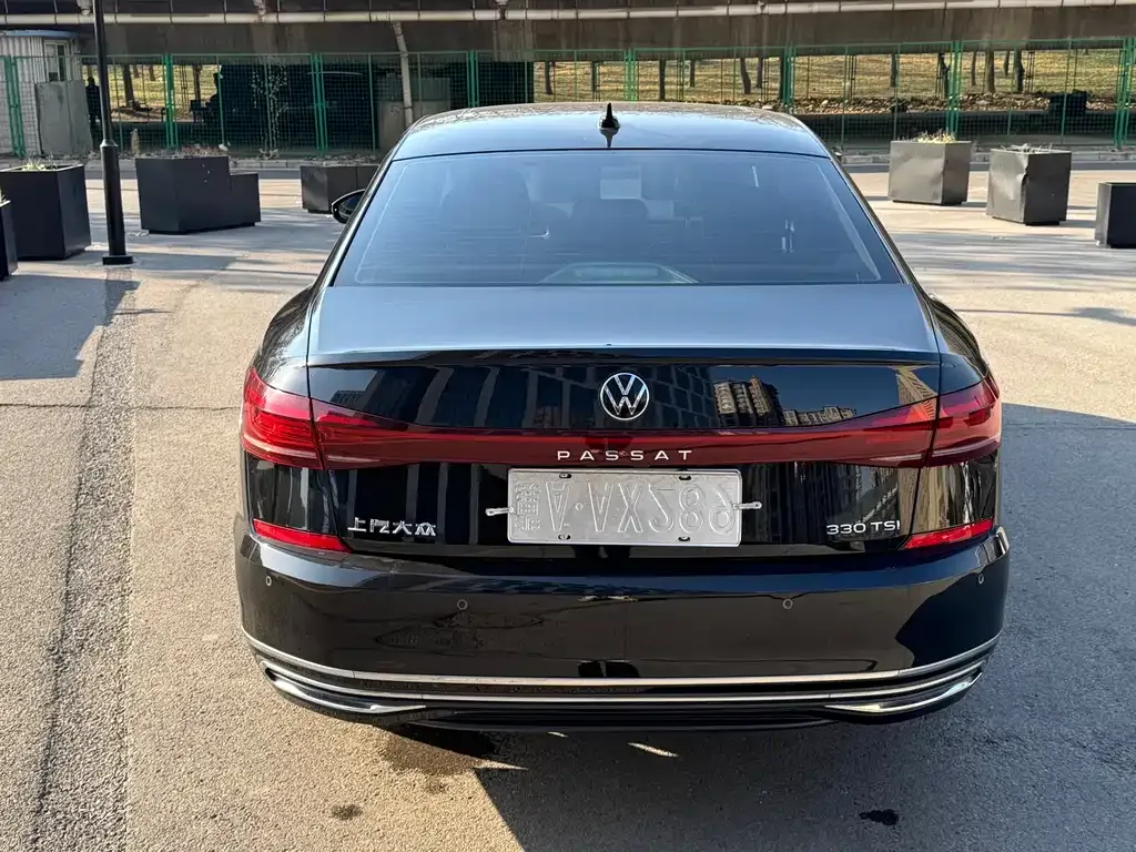 Volkswagen Passat — фото 5