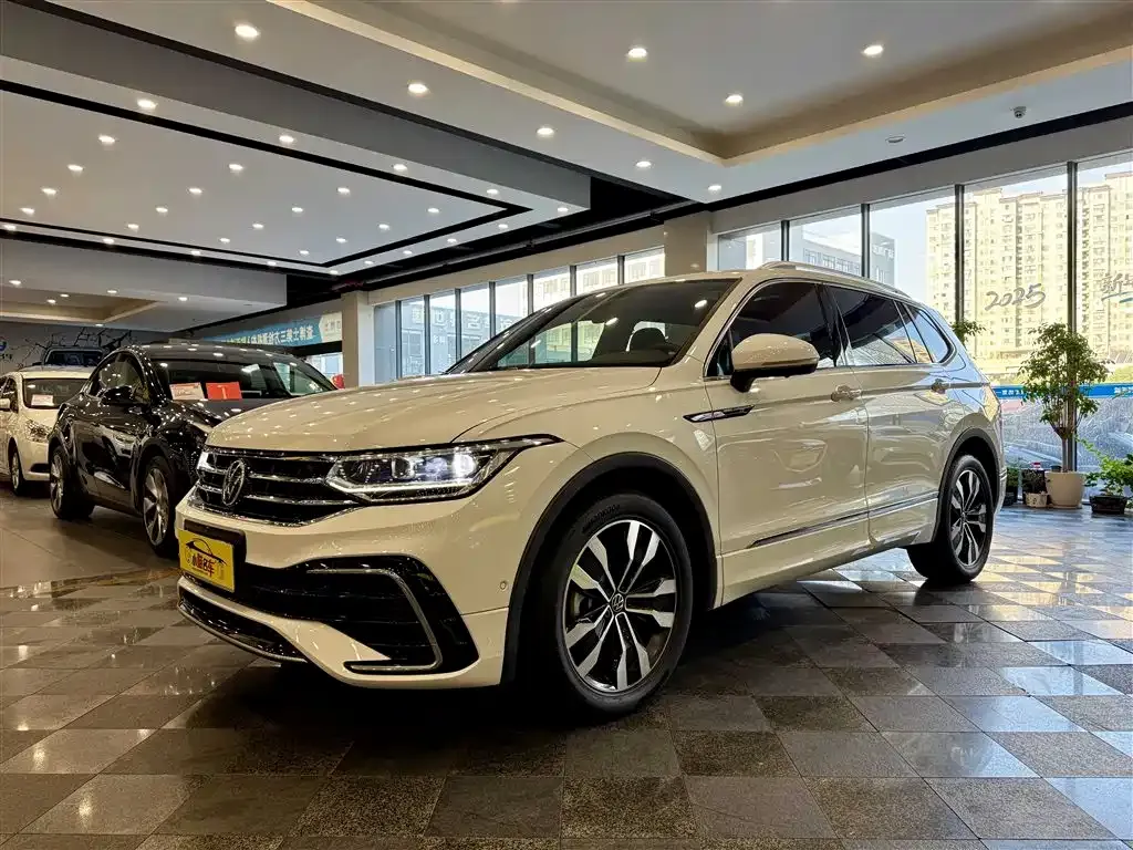 Volkswagen Tiguan L 2022 из CN, фото 1