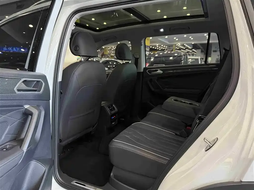 Volkswagen Tiguan L 2022 из CN, фото 5