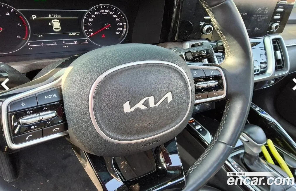 Kia Sorento — фото 8