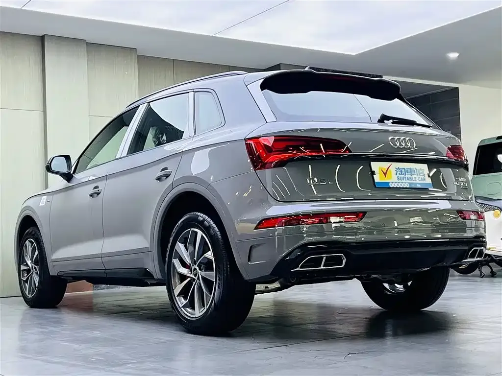 Audi Q5L — фото 6