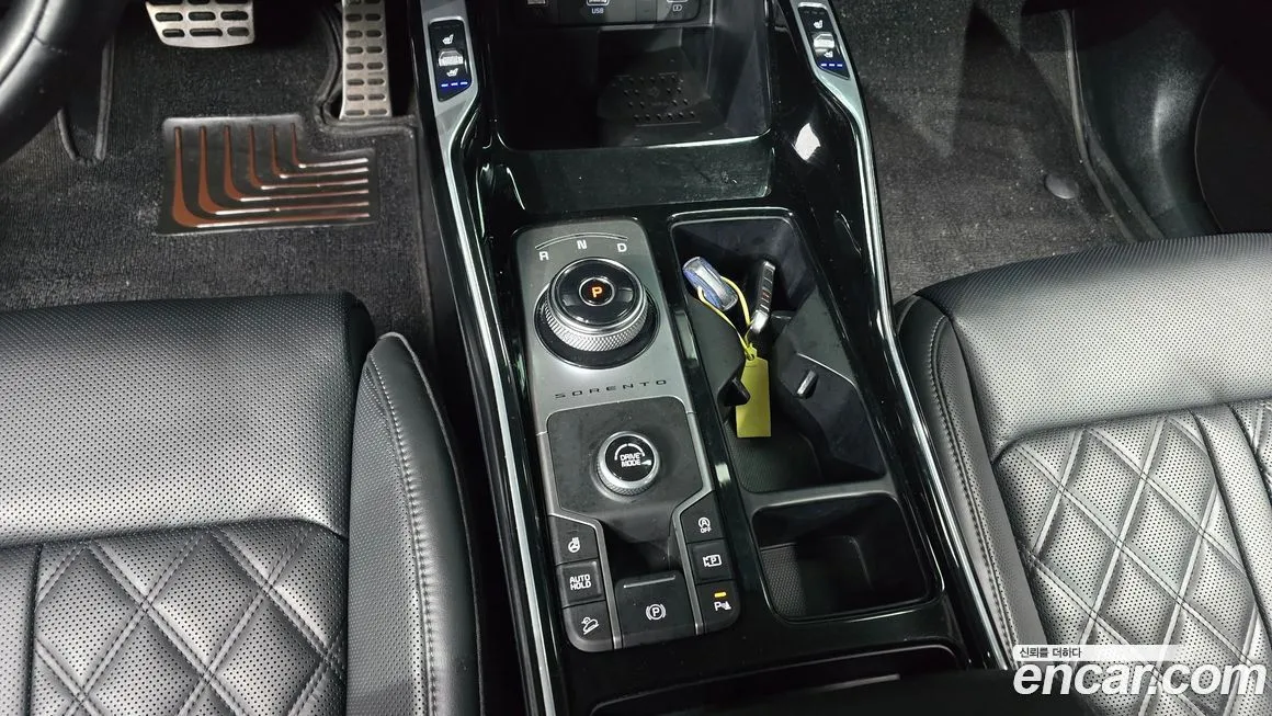 Kia Sorento — фото 9