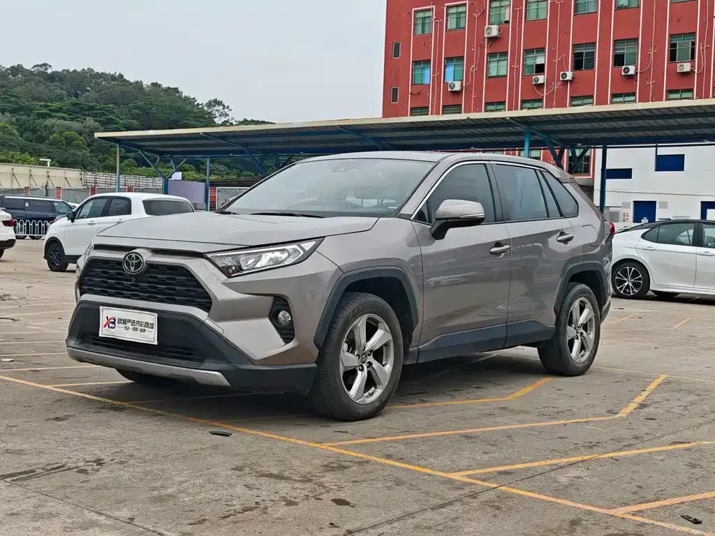 Toyota RAV4 2021 из CN, фото 1