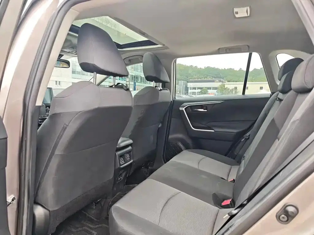 Toyota RAV4 2021 из CN, фото 9