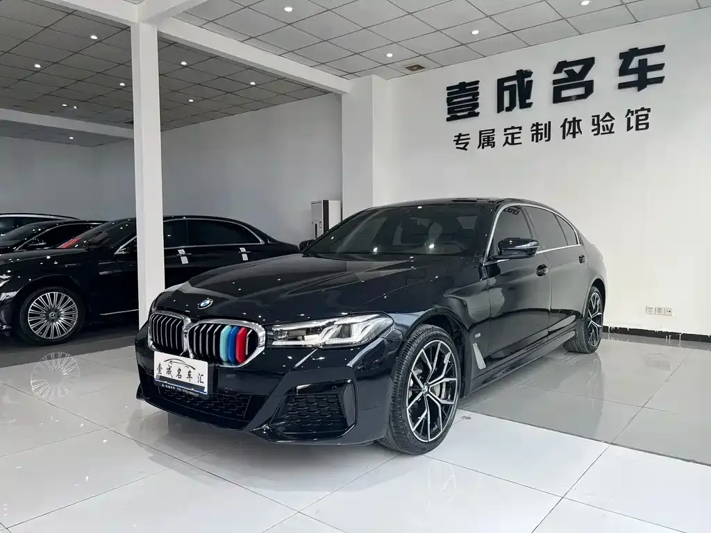 BMW 5 Series — фото 1