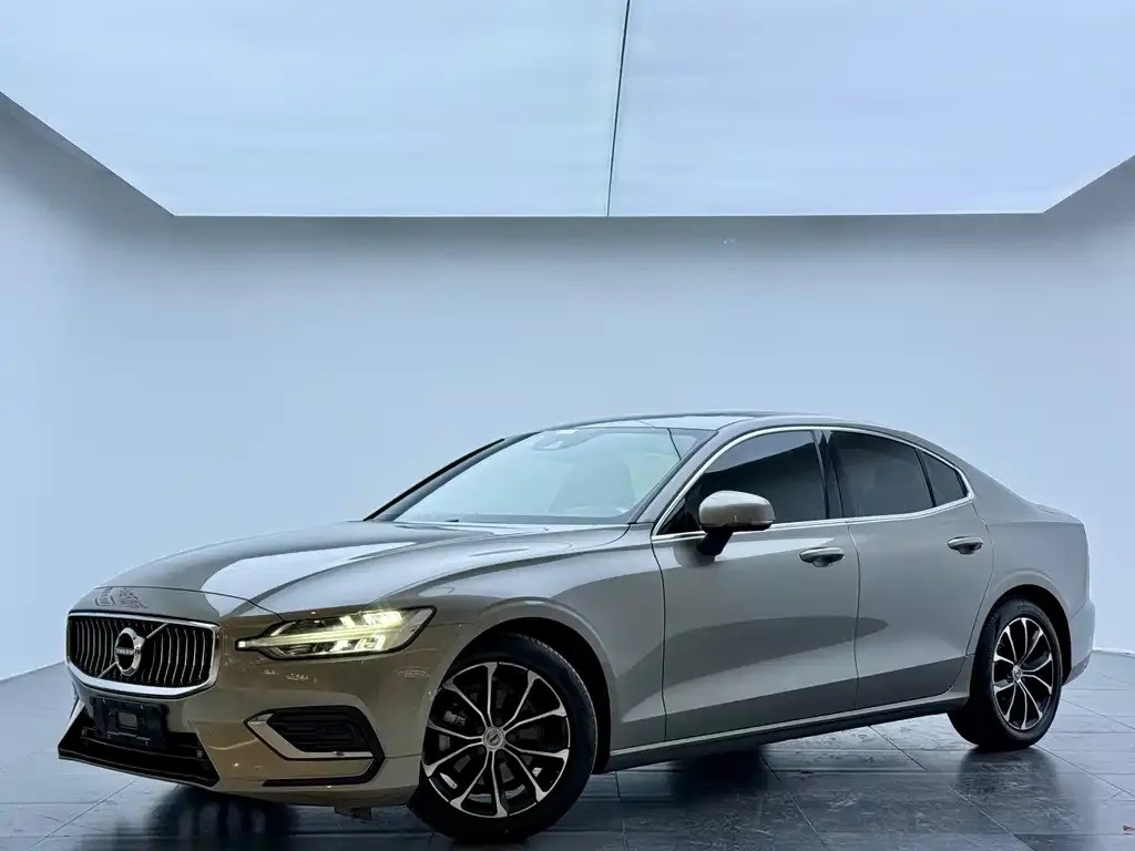 Volvo S60 2021 из CN, фото 1