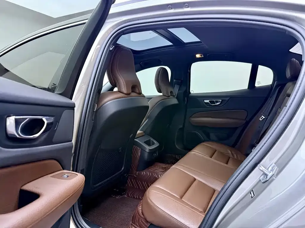 Volvo S60 2021 из CN, фото 6