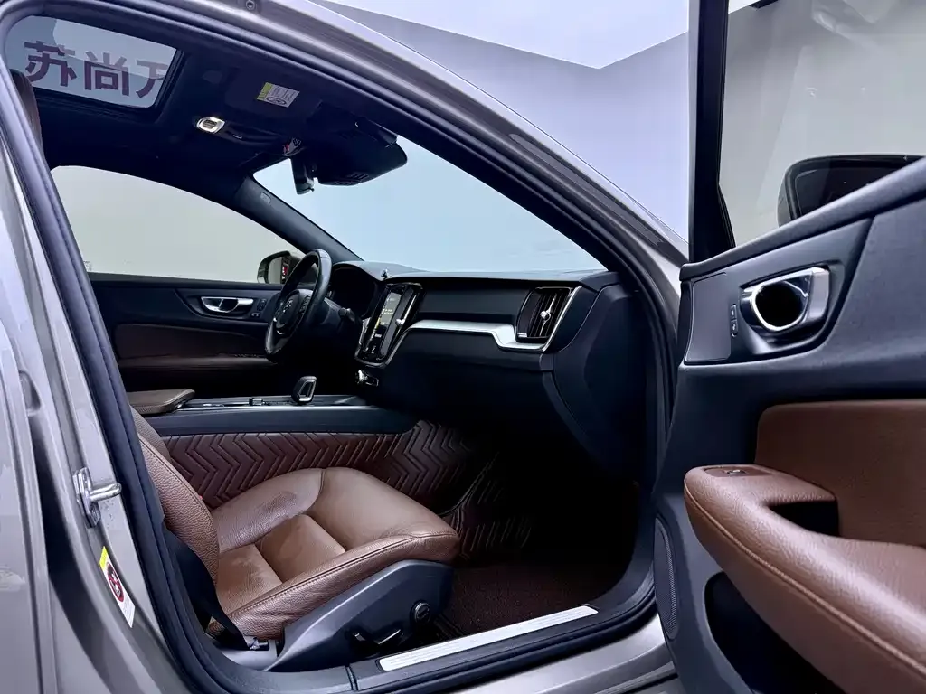 Volvo S60 2021 из CN, фото 7