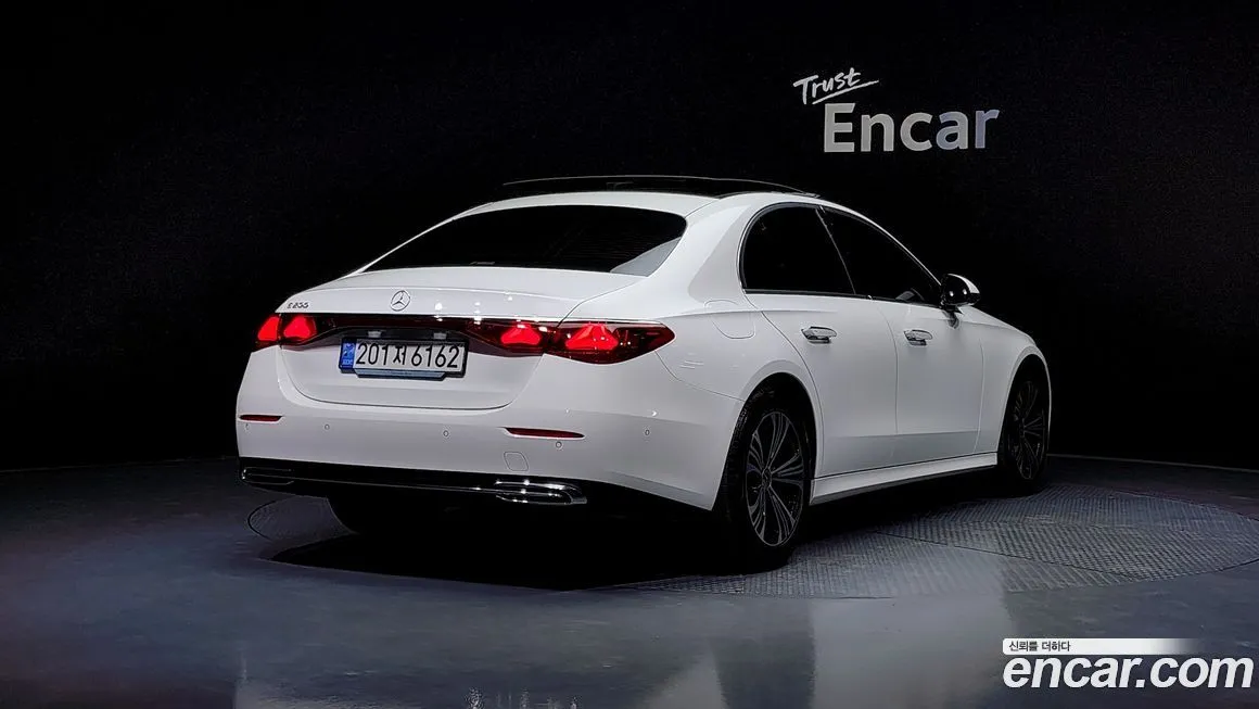 Mercedes-Benz E-Class 2024 из KR, фото 2